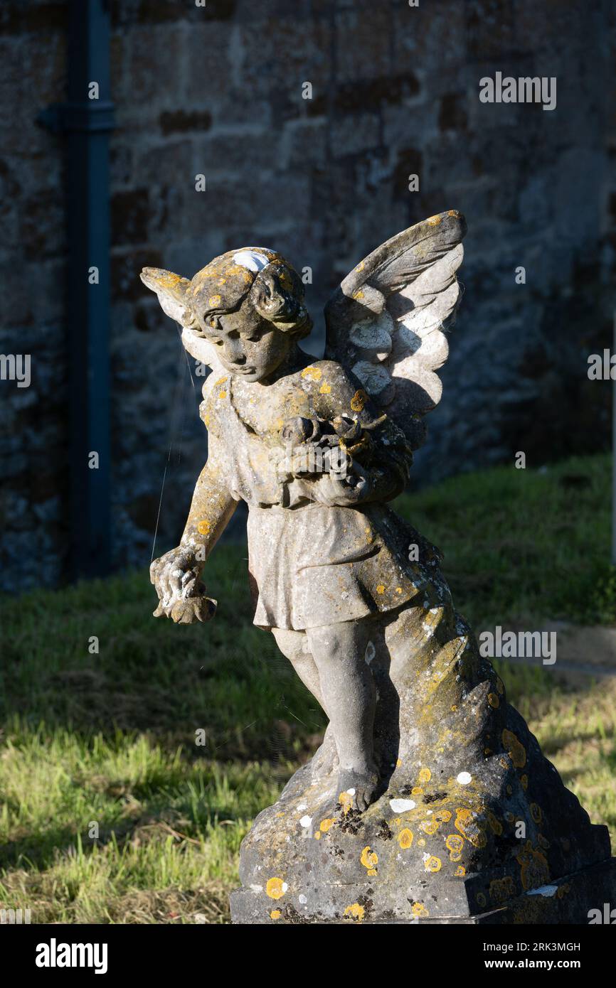 Angel gravestone, St. Martin`s churchyard, Barcheston, Warwickshire, England, UK Stock Photo